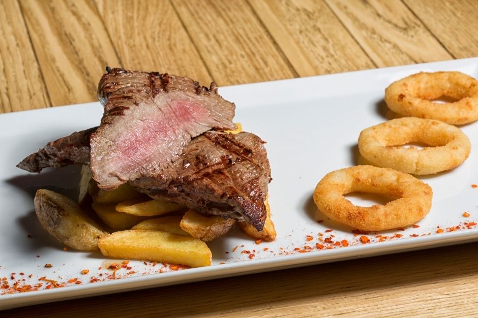 Steak, chips and onion rings